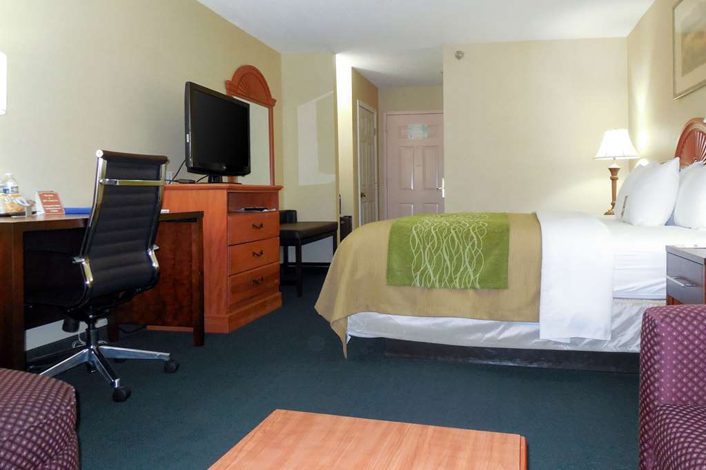 Hotel Giles And *